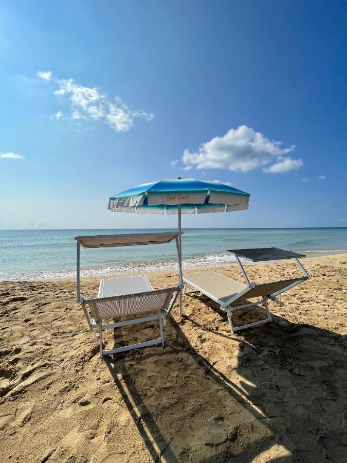Hotel Salento Gold Beach มารินาดิเปสโคลูเซ ภายนอก รูปภาพ