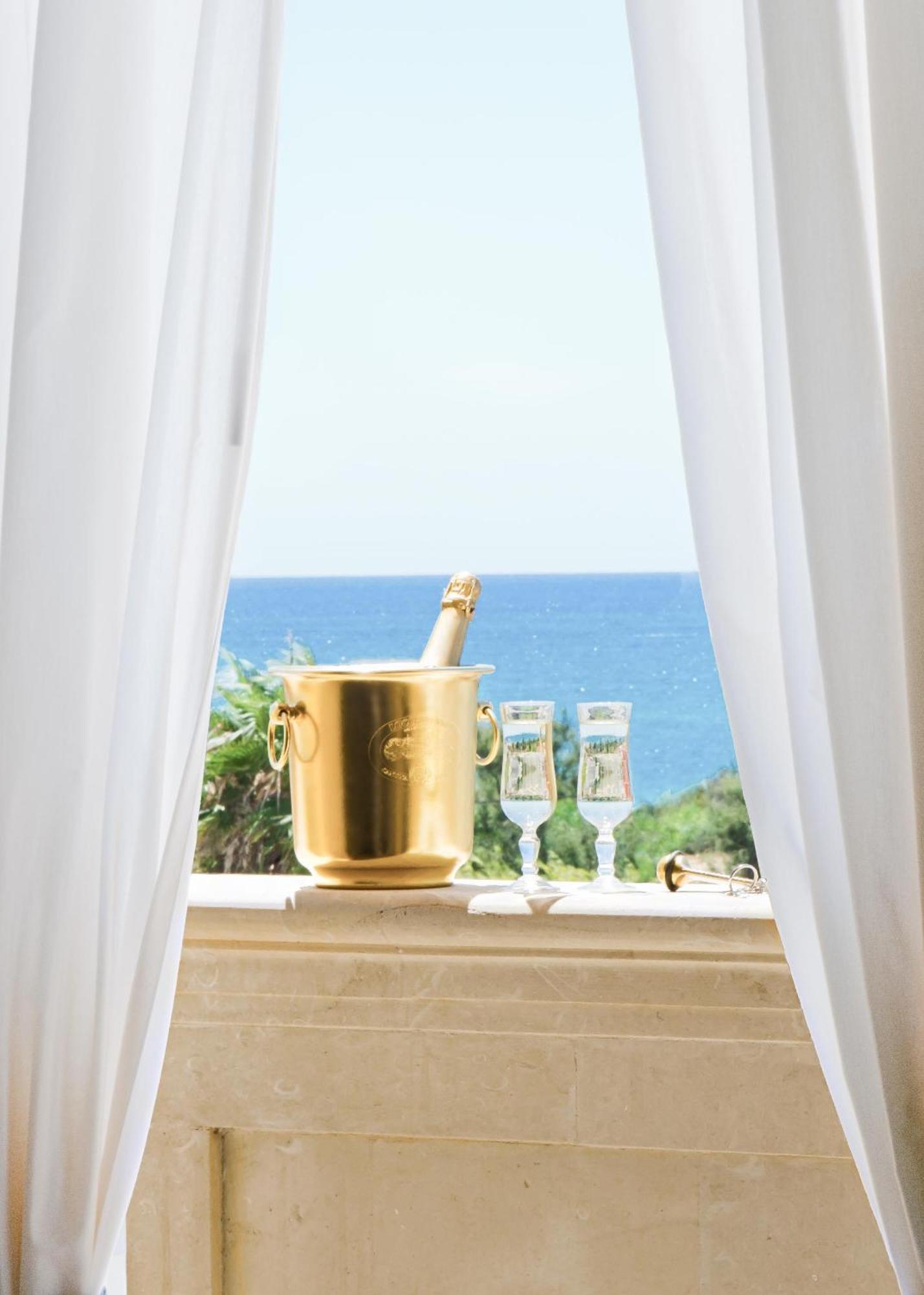 Hotel Salento Gold Beach มารินาดิเปสโคลูเซ ภายนอก รูปภาพ